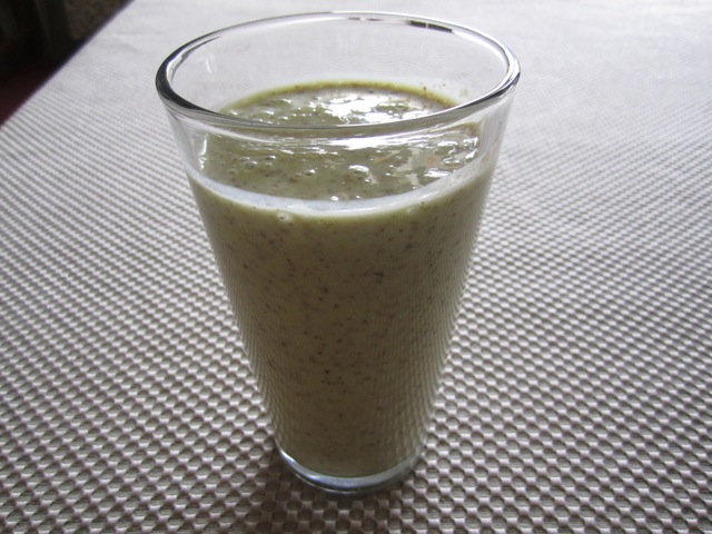Smoothie, grön, rosa eller lila.